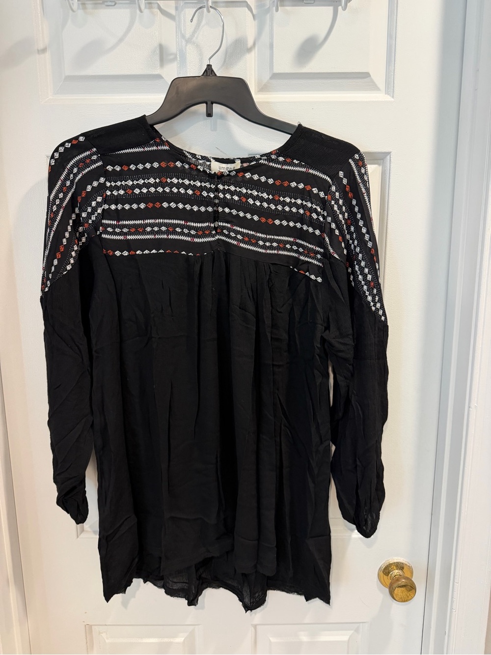 NWT Umgee Black Long-Sleeve Embroidered Peasant Tunic  Sz L